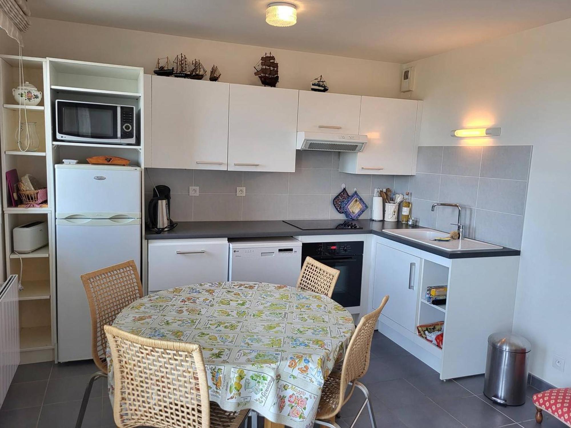 Appartement Rez-De-Jardin, Front De Mer, 4 Pers, Calme, Wifi Gratuit - Fr-1-465-46 Мервил-Франсвил-Плаж Екстериор снимка